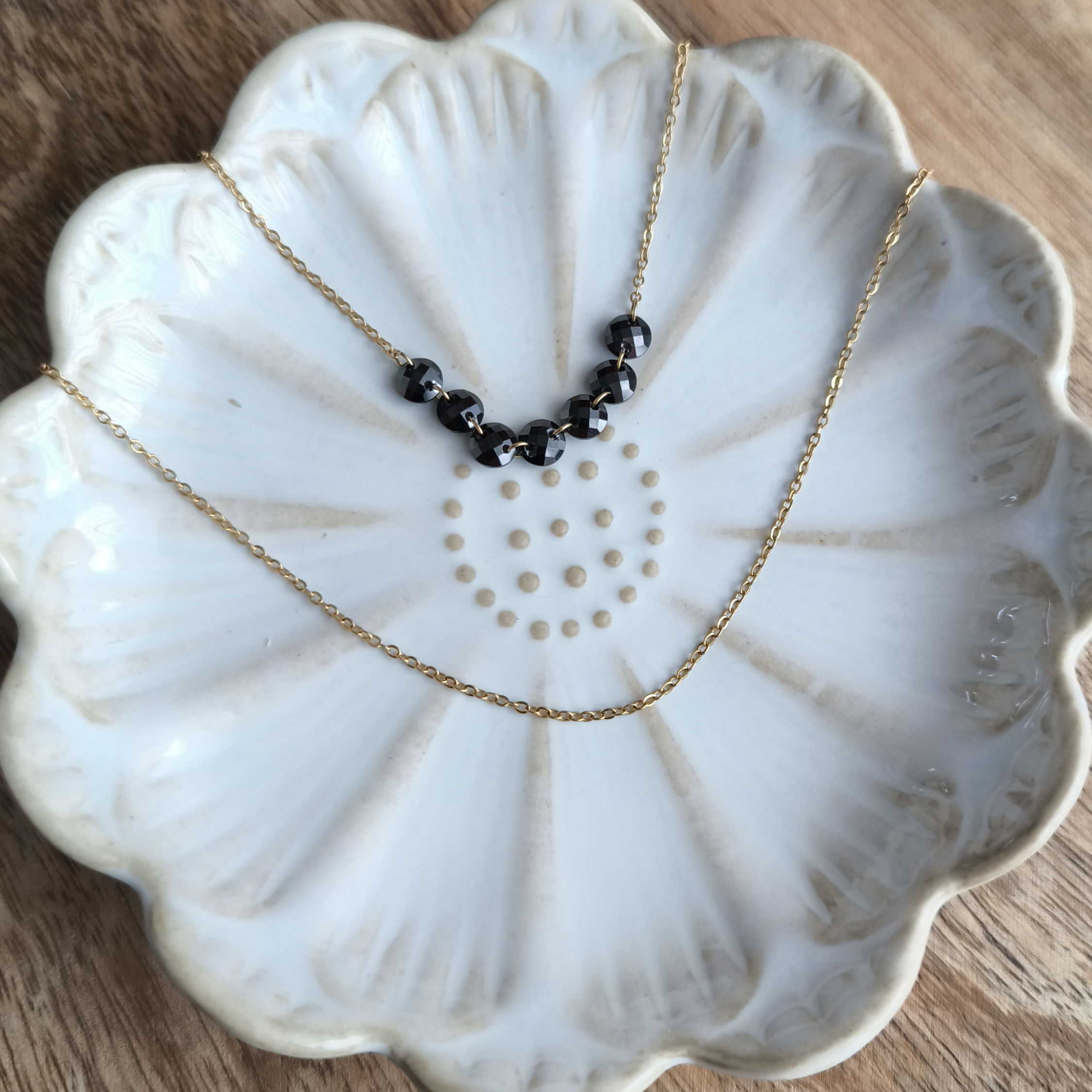 Podwójny naszyjnik z czarnymi kryształkami