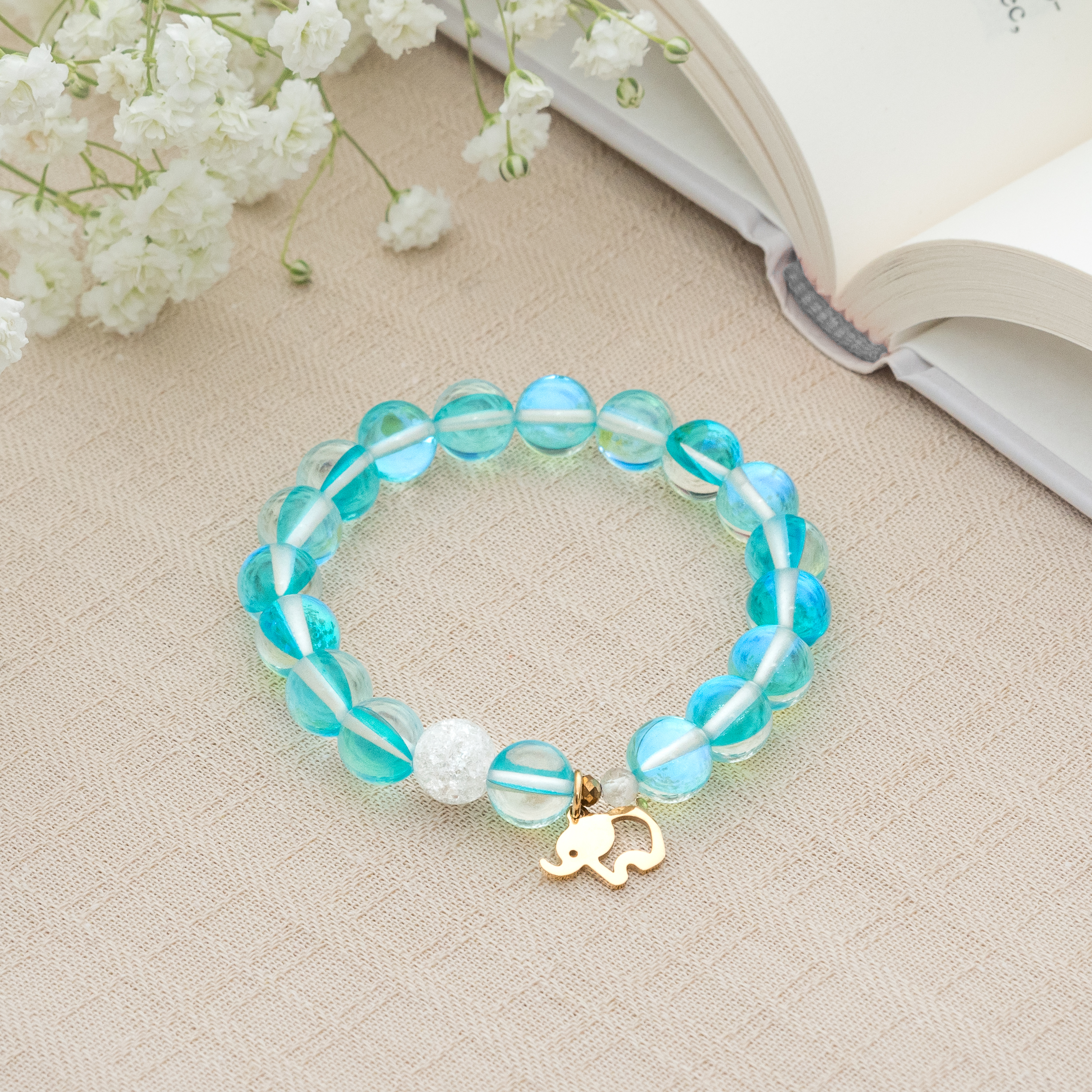 Niebieska bransoletka ze słonikiem