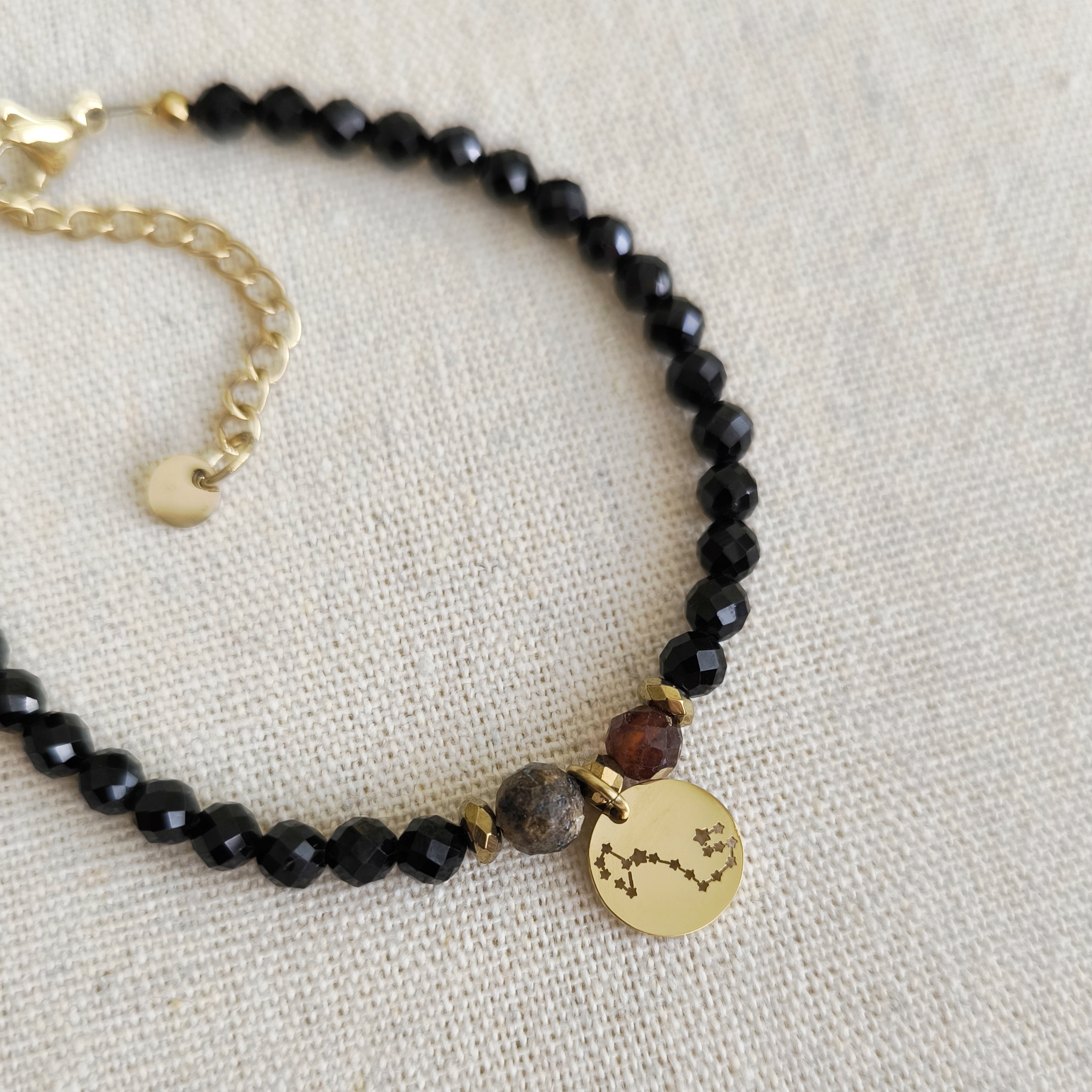 Bransoletka zodiakalna z zawieszką SKORPION