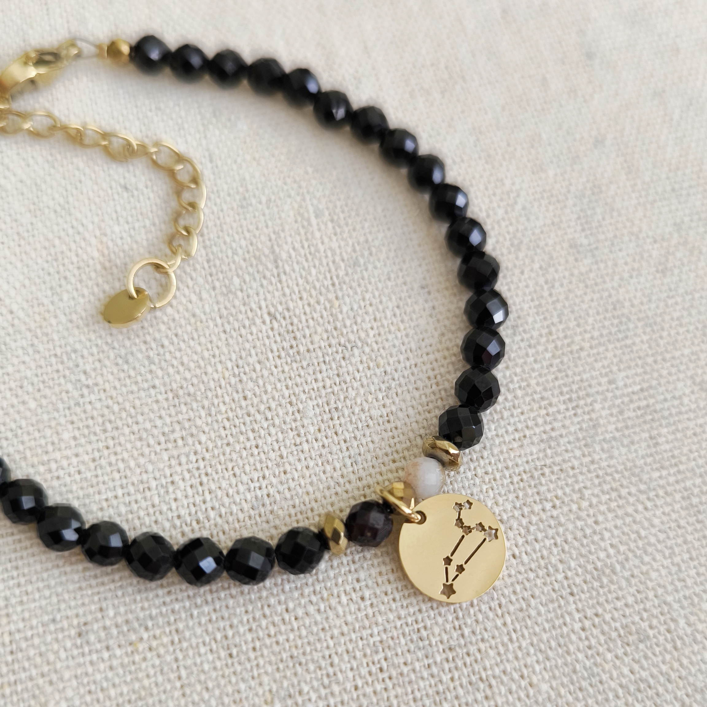 Bransoletka zodiakalna z zawieszką LEW