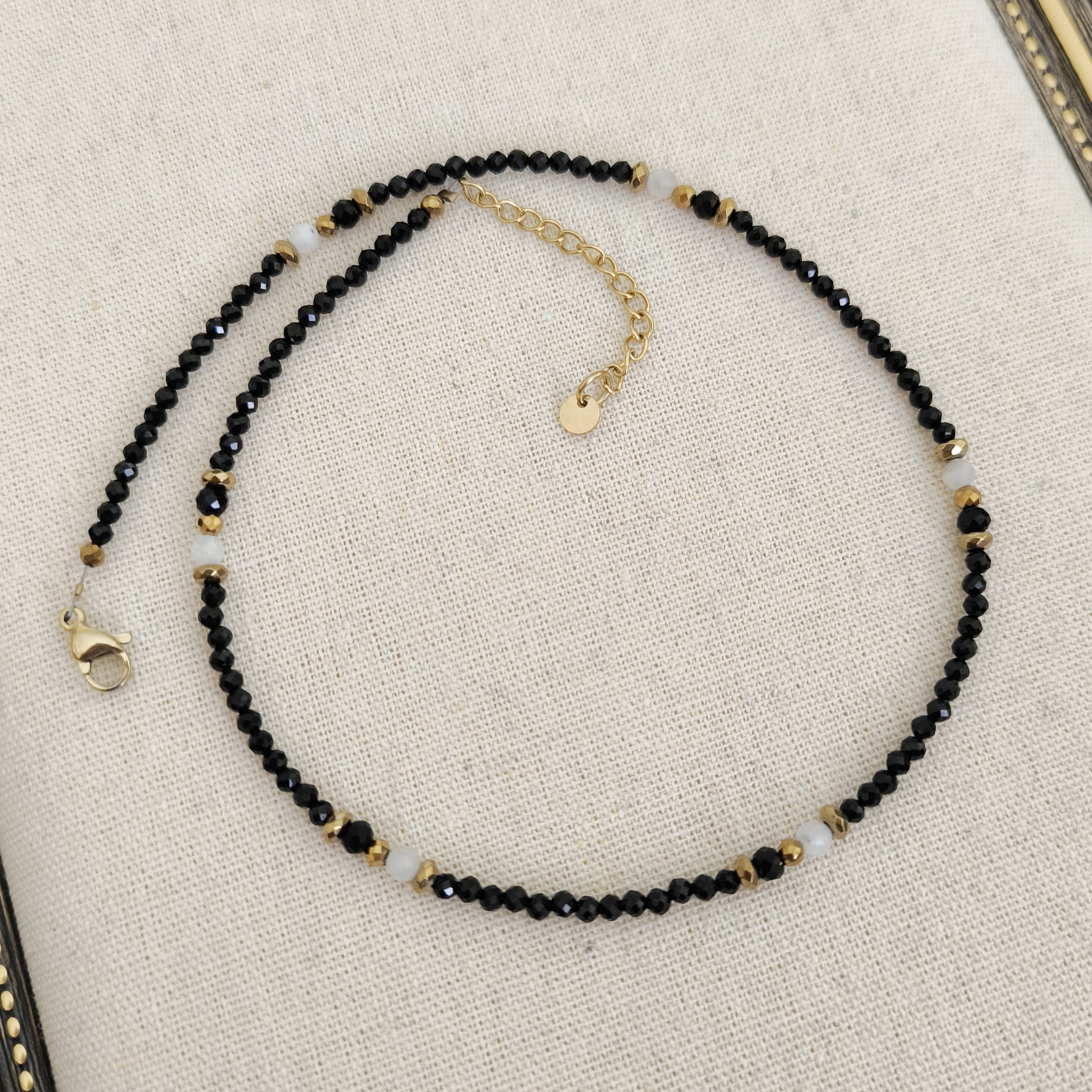 Zodiakalny choker dla Koziorożca