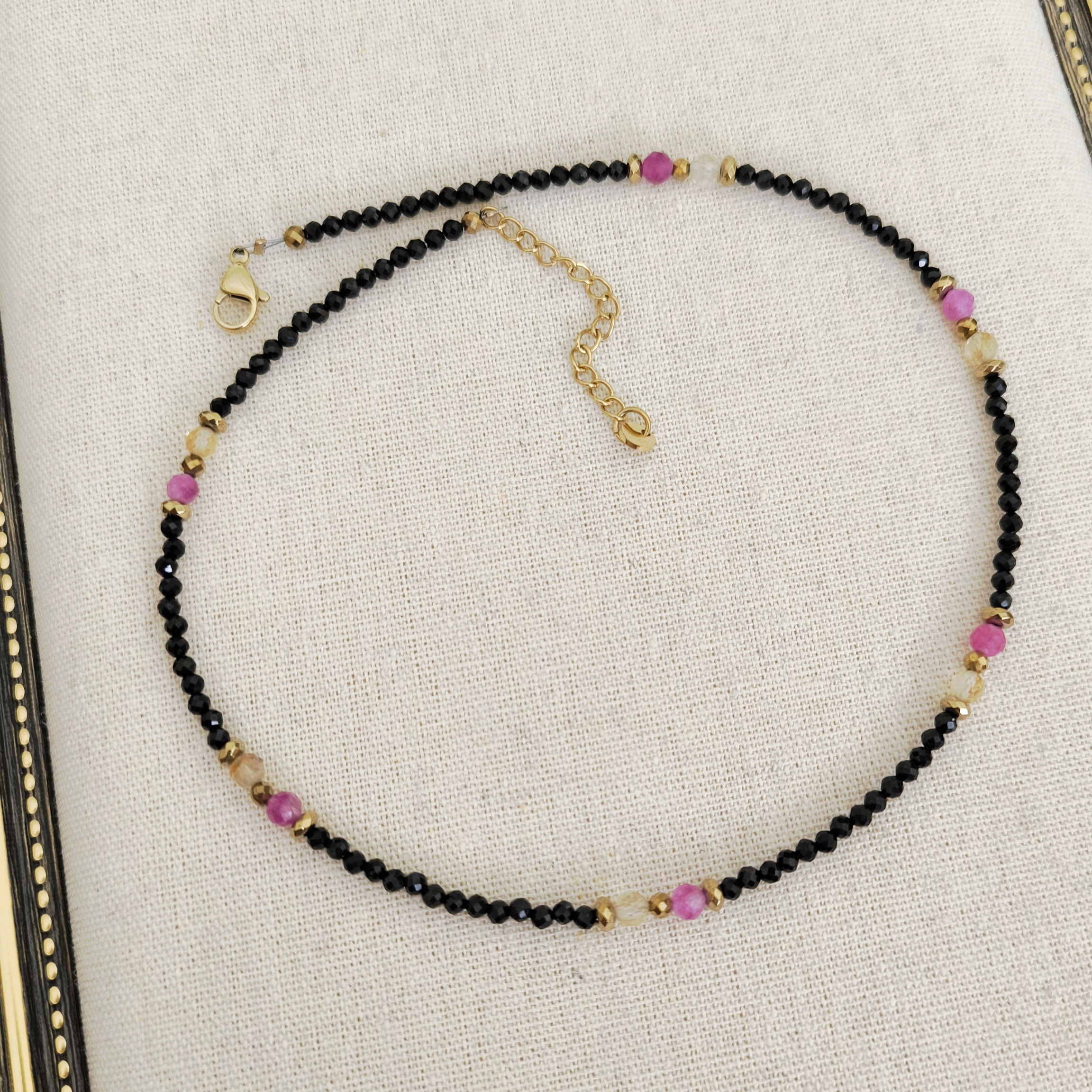 Zodiakalny choker dla Panny