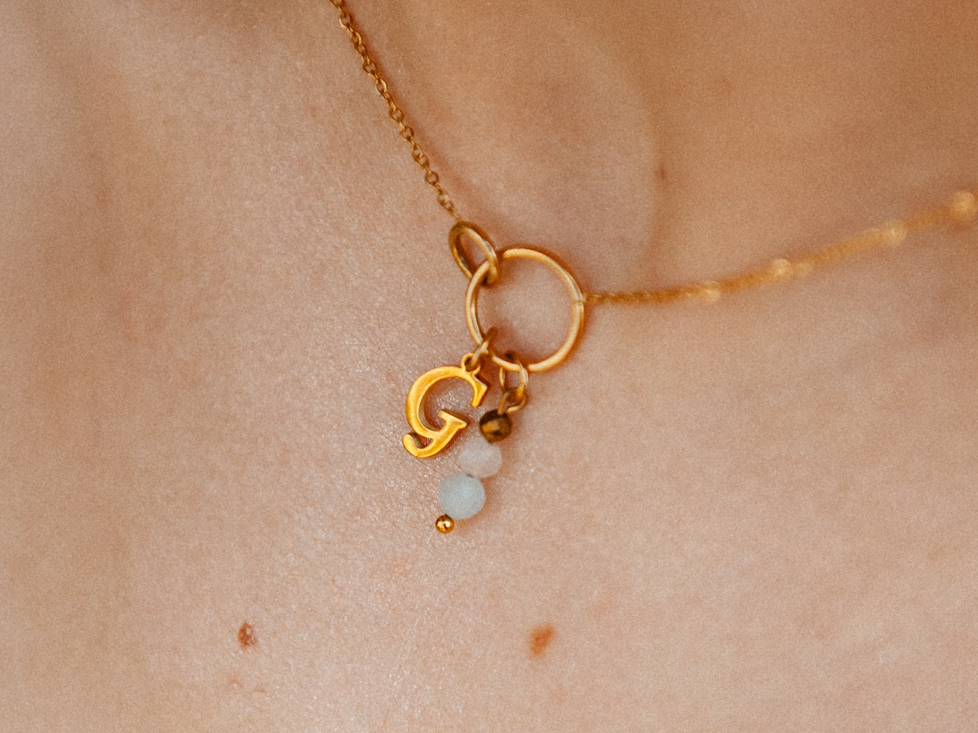 Naszyjnik Miłość i Odwaga z Twoją literką