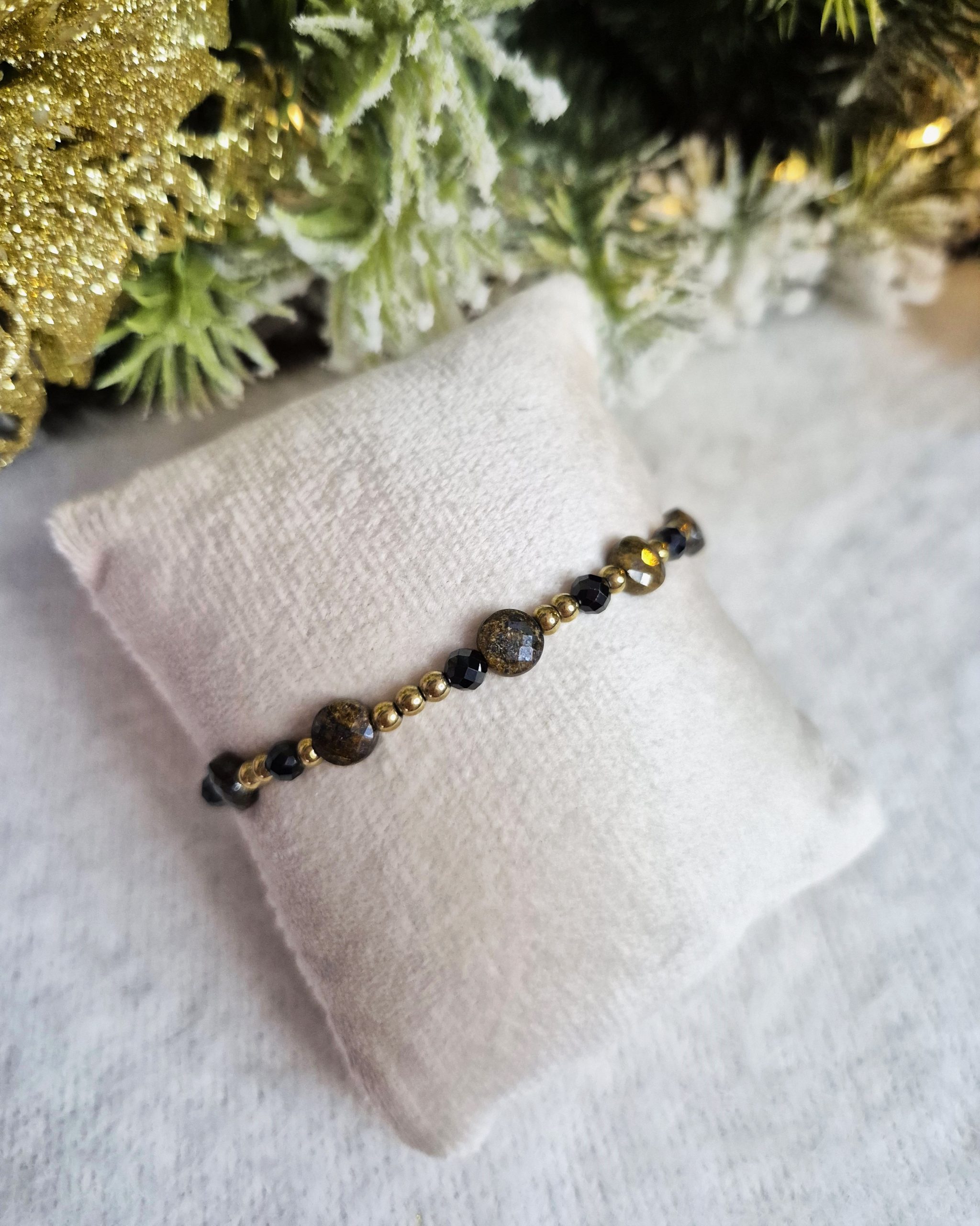 Bransoletka na zapięcie Bronzyt i Spinel