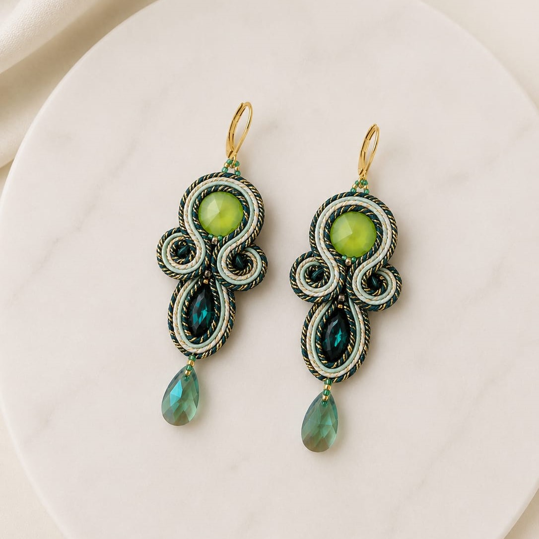 Zielone kolczyki sutasz z kryształami Swarovski